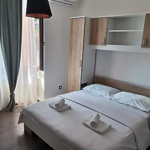 Elin's In Center Apartament