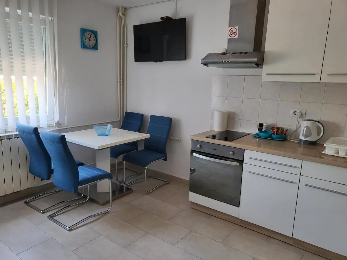Vigo Apartman Pula 0*,